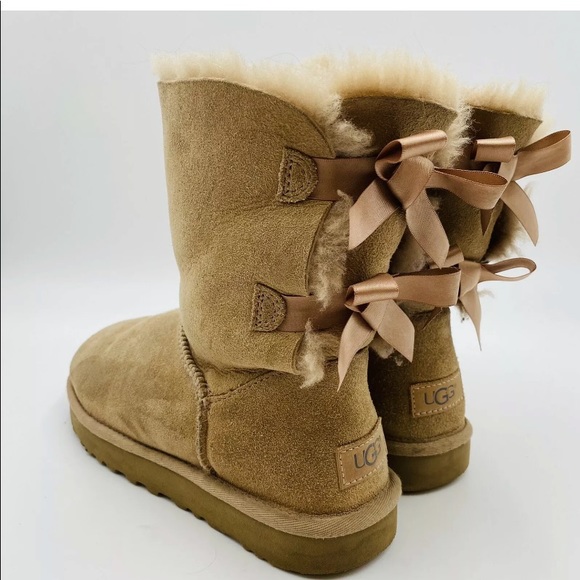UGG Bailey Bow II - Picture 2 of 9